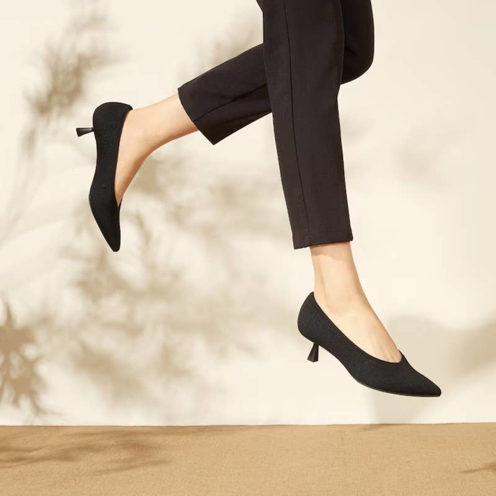 Vivaia Stella 2.0 Pointed Toe Black Kitten Heels Size 9.5